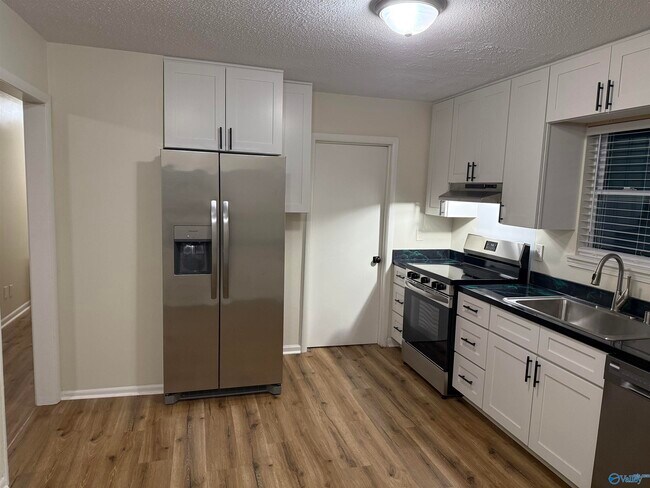 Building Photo - 3205 Delisa Cir NW