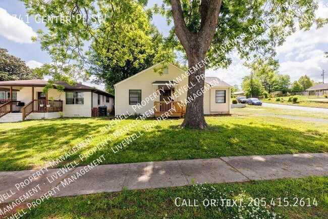 Foto del edificio - 741 Center Pl SW