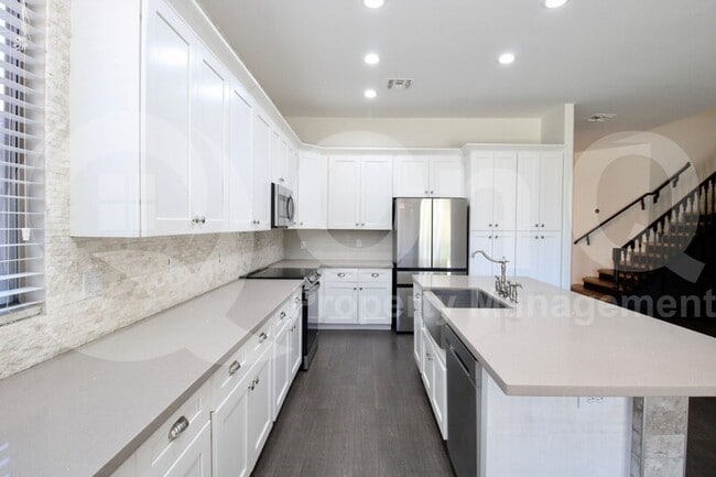 Building Photo - 1801 E Sagebrush St