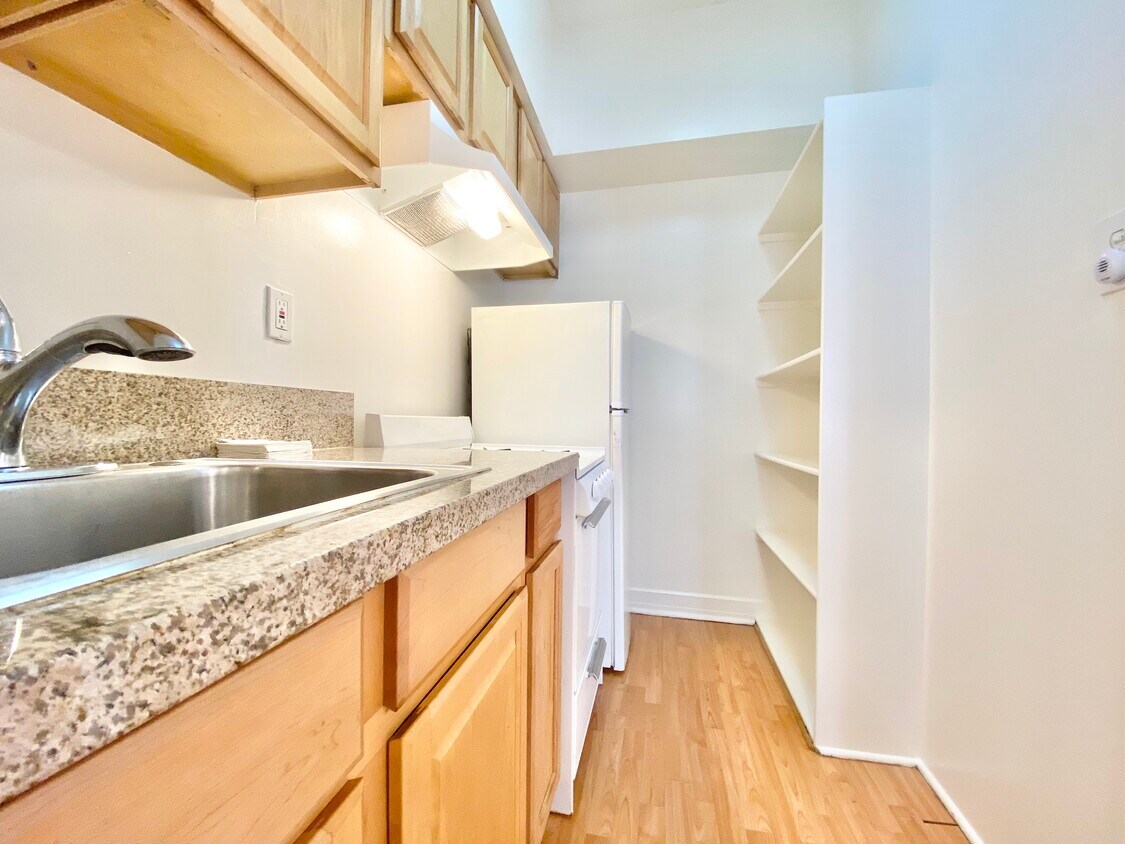 Foto principal - 1817 Ivar Ave