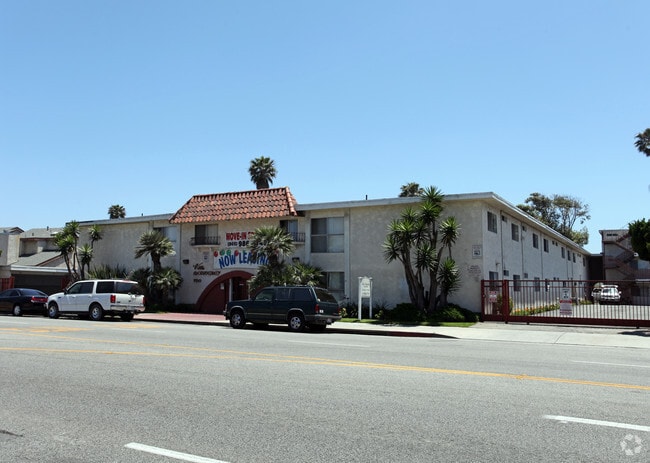 Building Photo - Villa Monterey Apartments