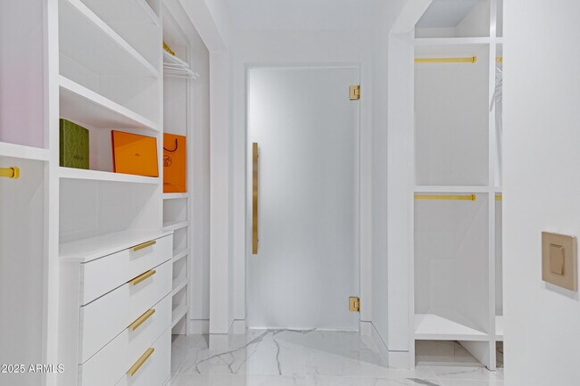 Building Photo - 7167 E Rancho Vista Dr