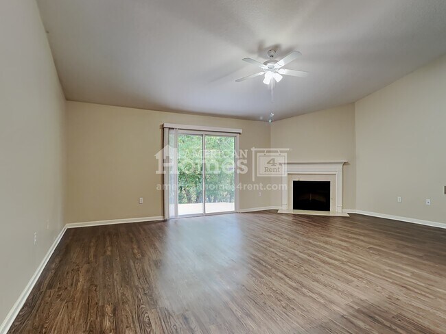 Foto del edificio - 6732 Gentle Oaks Drive N