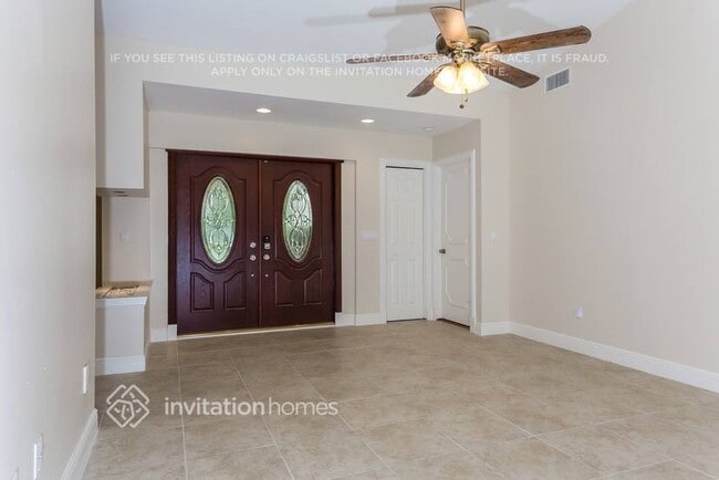 Foto del edificio - 12912 Buckland St