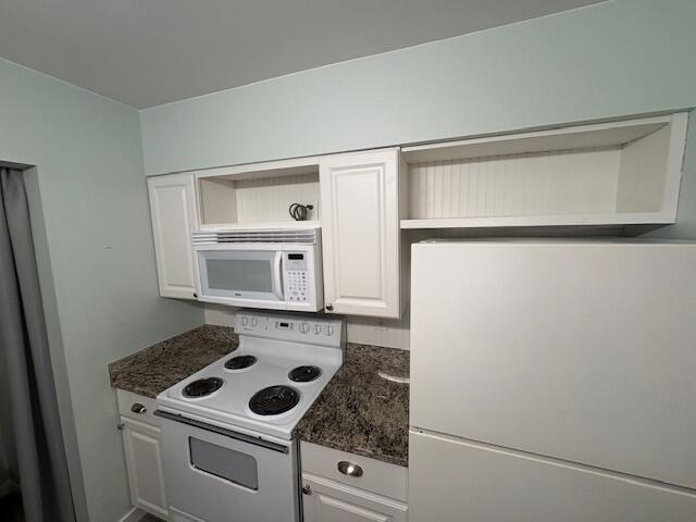 Foto del edificio - 209 W Miracle Strip Pkwy