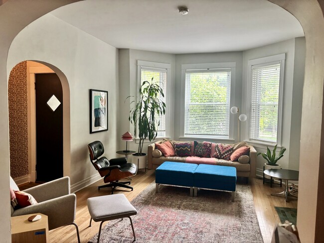 Living Room - 4532 N Albany Ave