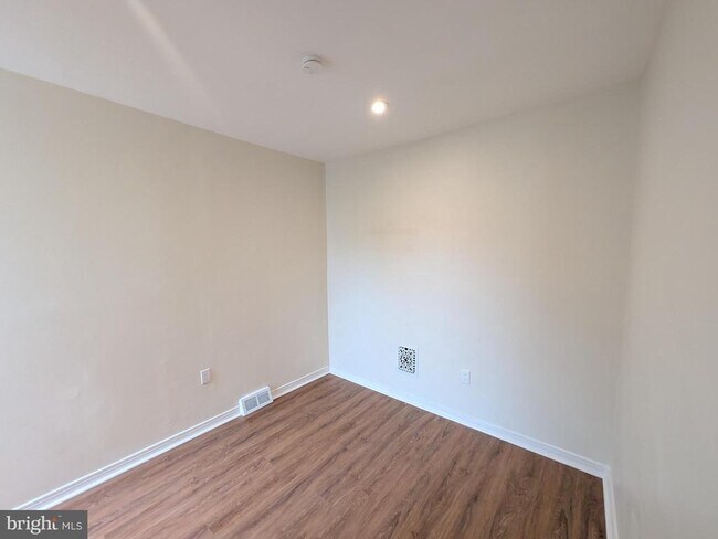 Foto del edificio - 5609 Walton Ave