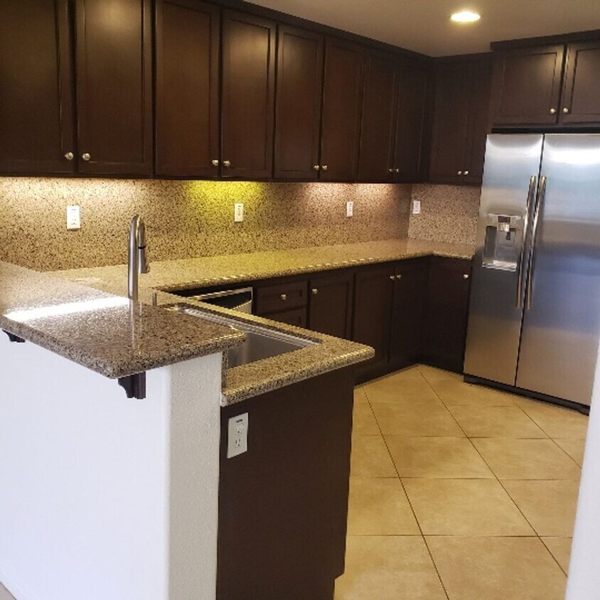 Primary Photo - Awesome Home Awesome area 2bed w/ bonus ro...