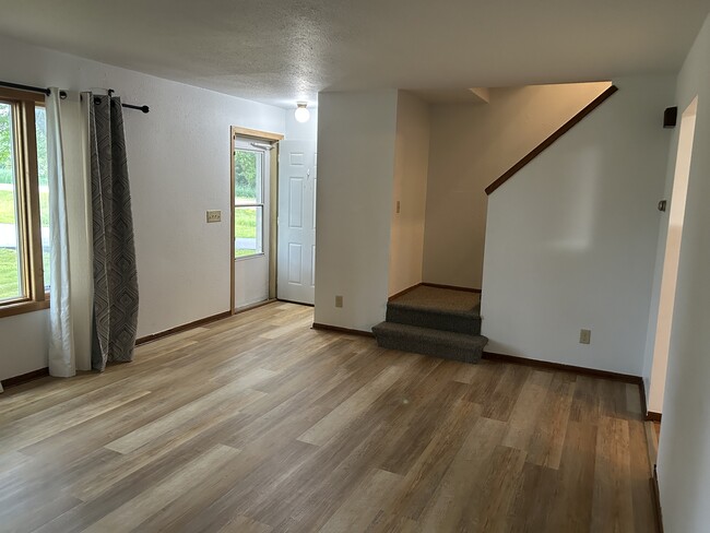 Building Photo - 7952 Daniel Ct