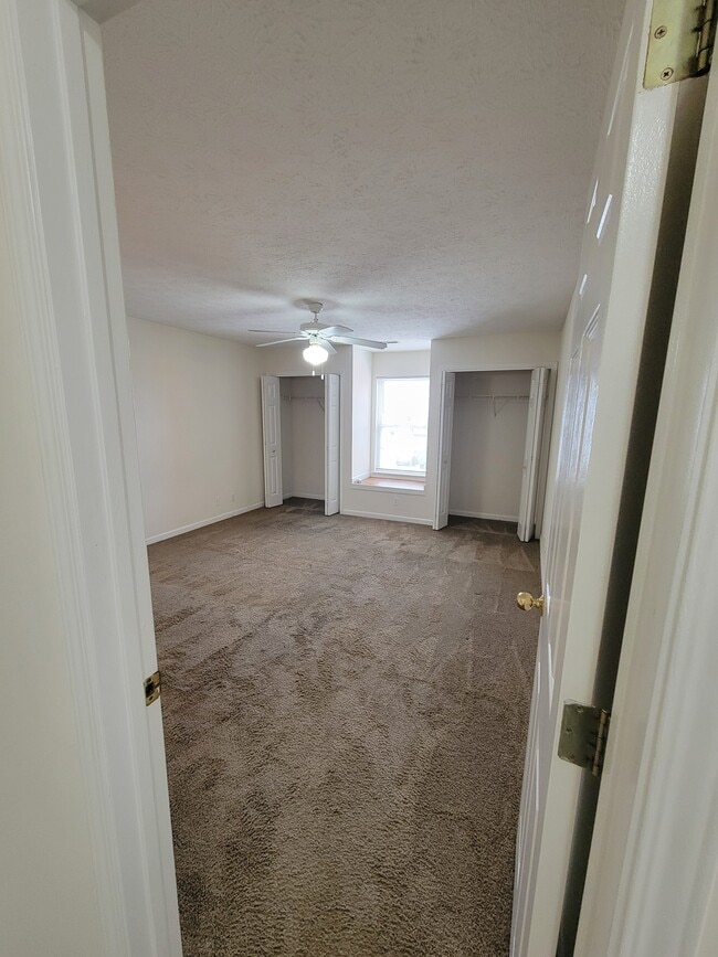 Building Photo - 410 Vineyards Ct