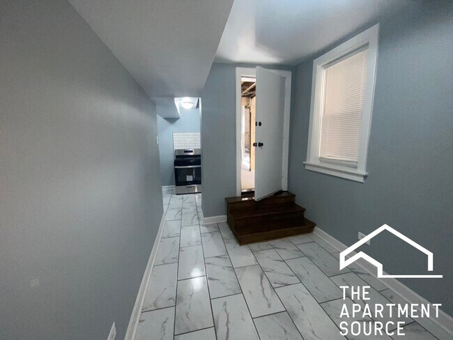 Foto del edificio - 5664 N Ridge Ave