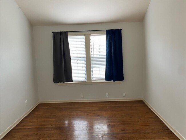 Building Photo - 3811 McDuffie St