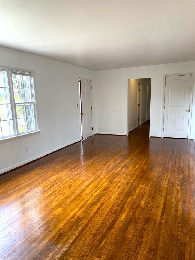 Foto del edificio - 1826 Eastridge Dr