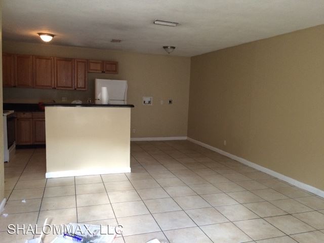 Building Photo - 2 br, 1 bath House - 5211 NW 24 ST unit 101