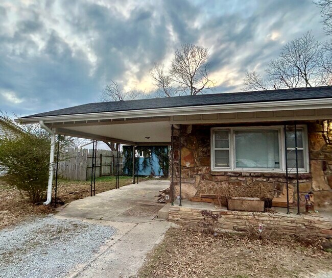 Foto del edificio - 1008 S Mill St