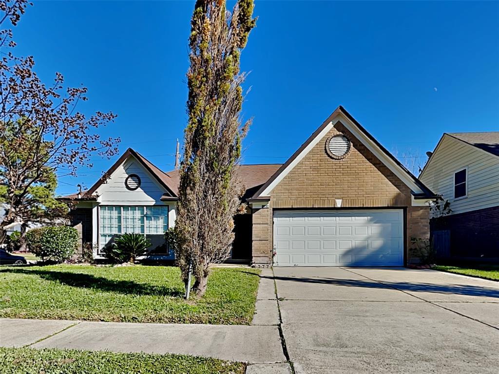 Foto principal - 13938 Fair Park Dr
