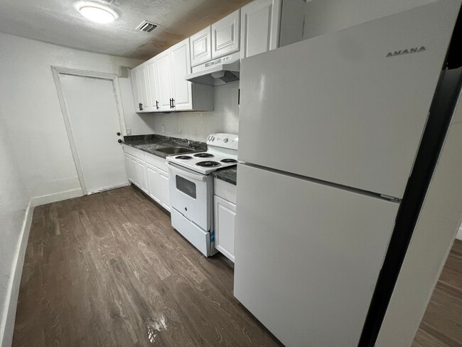 cocina - 101 NW 13th Ave