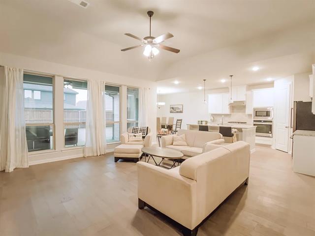 Foto del edificio - 504 Antler Dr