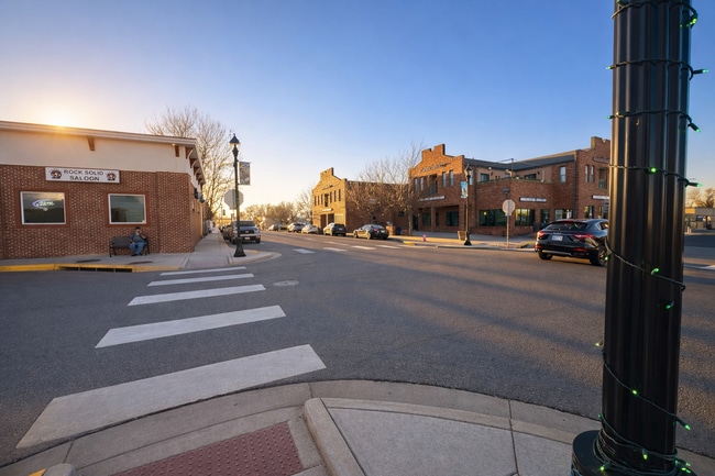 Photo - 146 6th St House