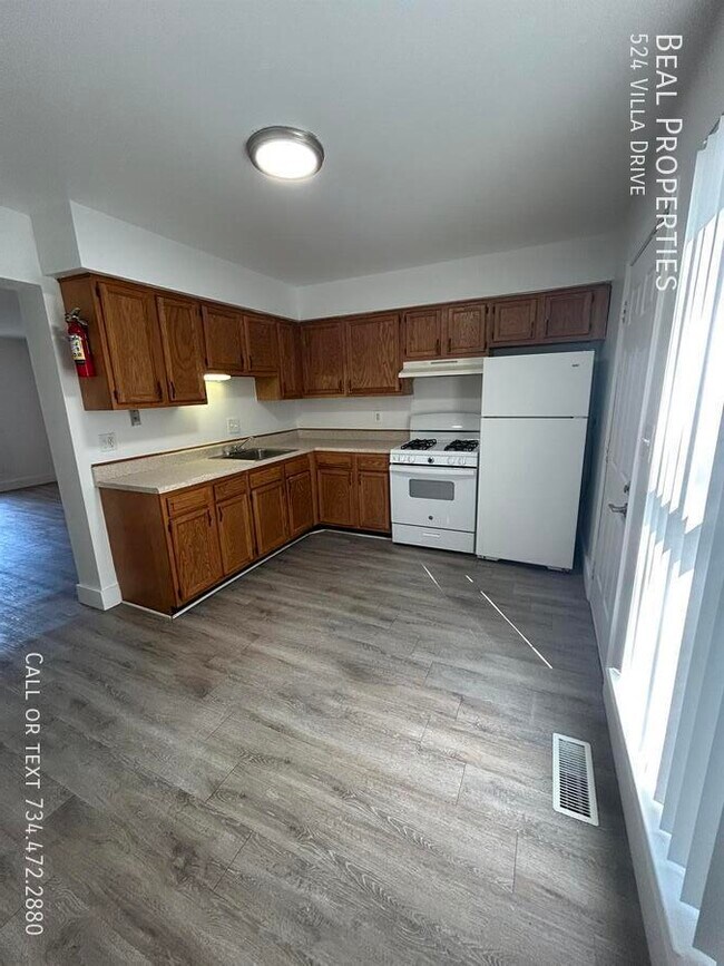 Building Photo - 524 Villa Dr