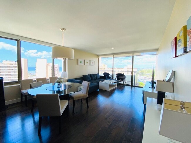 Building Photo - Fully furnished unit at the Watermark!