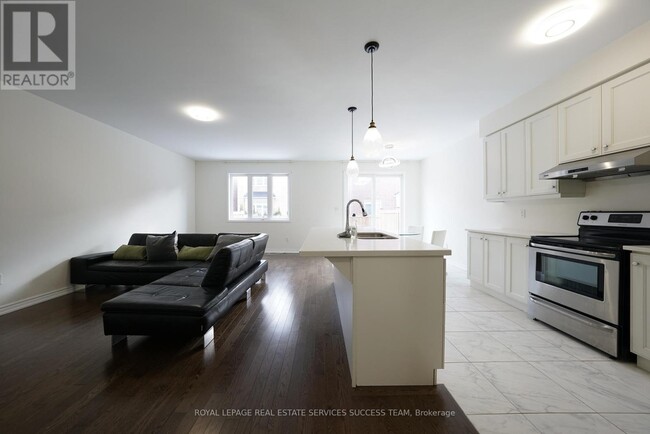 Building Photo - 106 Orchardcroft Rd