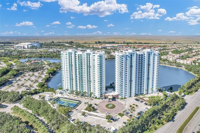 Building Photo - 2681 N Flamingo Rd