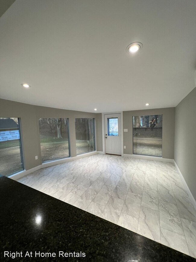 Building Photo - 2 br, 1.5 bath House - 245 Red Bridge Road