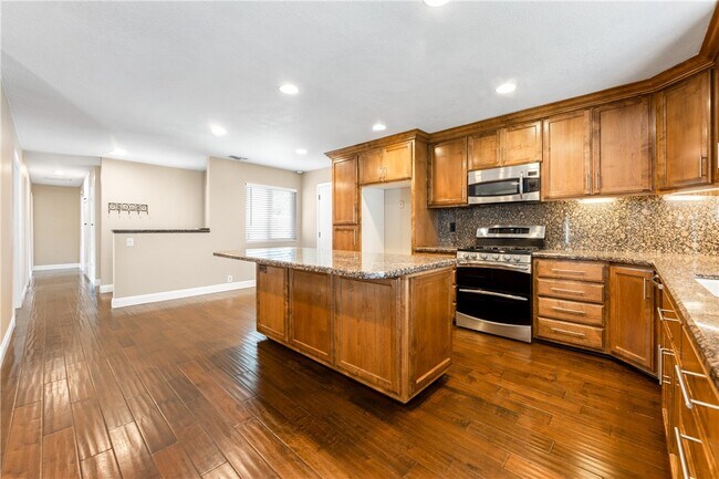 Building Photo - 10372 Pua Dr