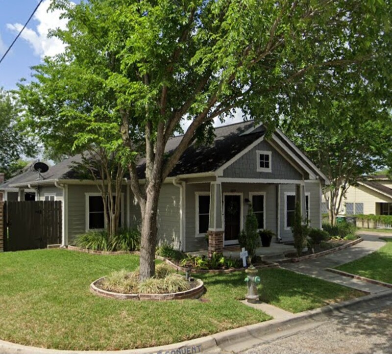 209 E Convent St, Victoria, TX 77901 House for Rent in Victoria, TX