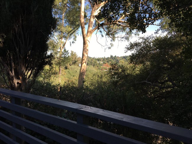 Building Photo - 16806 Mooncrest Dr