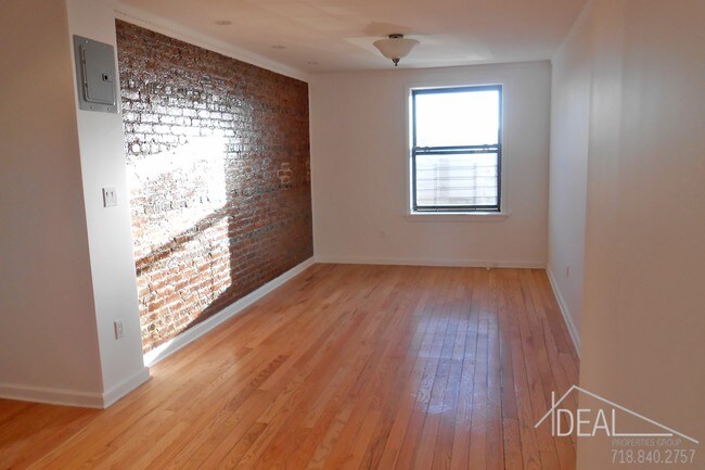 Building Photo - 725 4th Avenue #R1RR