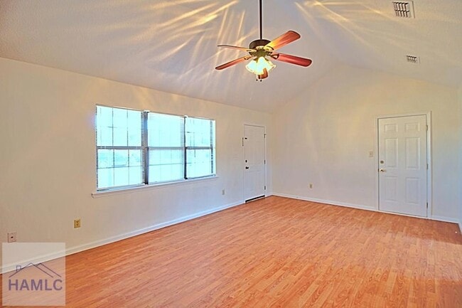 Foto del edificio - 915 Churchfield Dr