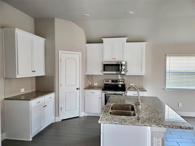 Building Photo - 525 Oleander Dr