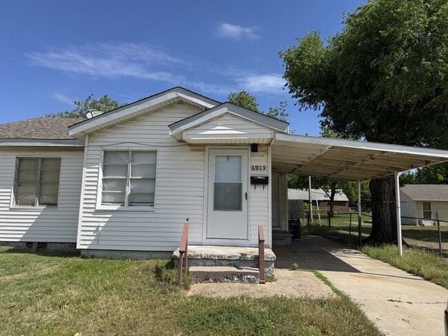 Photo - 6913 NW 36th St House