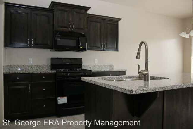 Foto del edificio - 4 br, 3.5 bath House - 2876 E 3520 S
