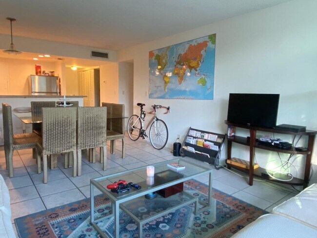 Building Photo - 9125 SW 77th Ave