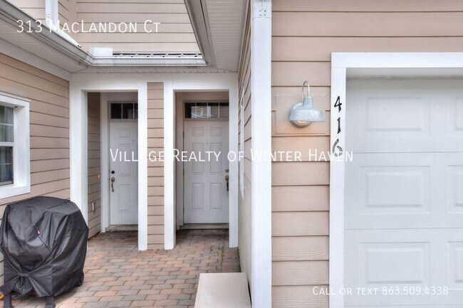 Foto del edificio - Luxury Townhome in Lakefront Community