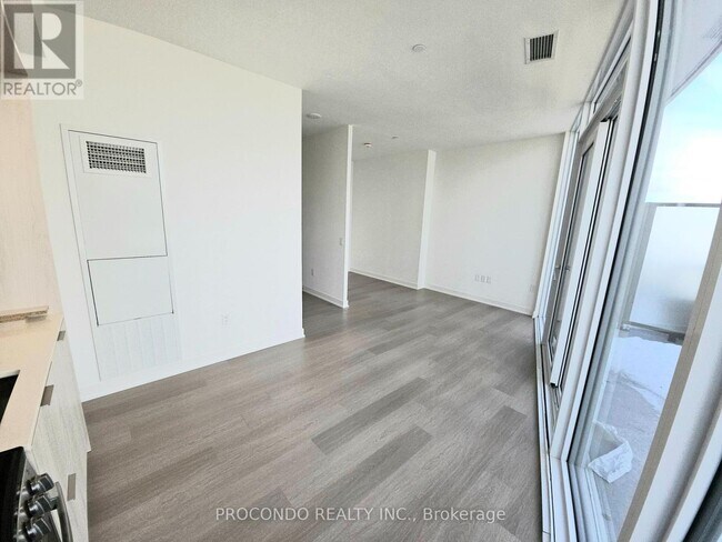 Photo du bâtiment - 448 Burnhamthorpe Rd W