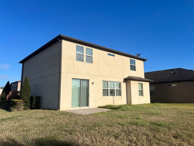 Foto del edificio - PRICE REDUCTION: 5-BR Corner Lot Home in Crown Pointe Cove – Spacious & Bright!