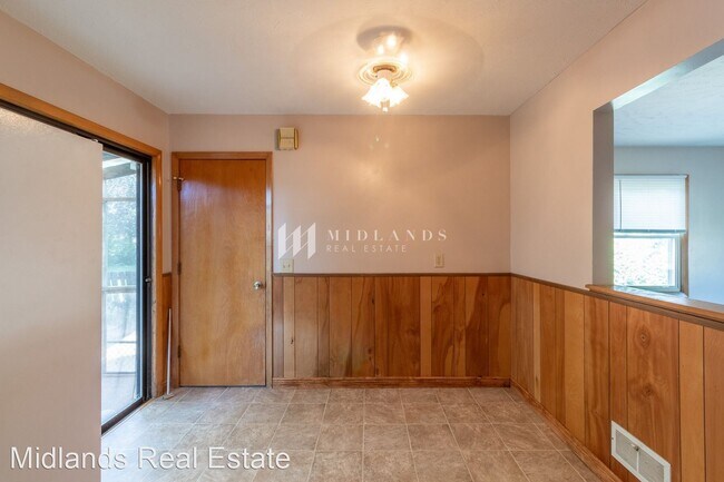 Building Photo - 3 br, 2 bath House - 8609 B Street