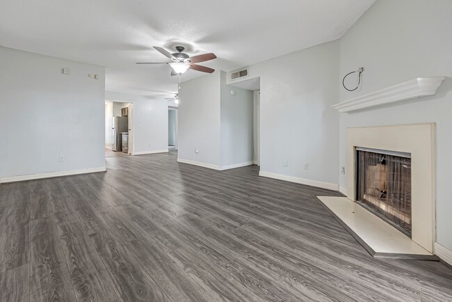 Building Photo - 2120 El Paseo St