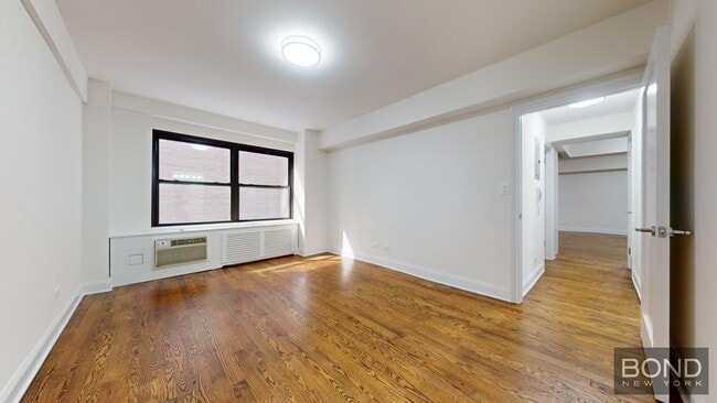 Building Photo - 157 W 57th St