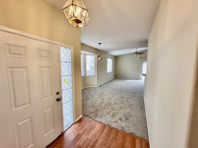 Building Photo - Lovely 4 bedroom home near the Powers Corr...