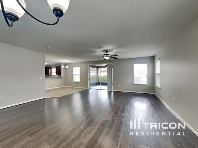 Building Photo - 1421 Wallace Manor Pass Winter Haven FL
