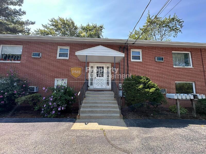 Foto principal - 660 N Hobart Rd