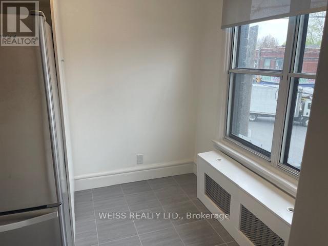 Building Photo - 517-517 Eglinton Ave W