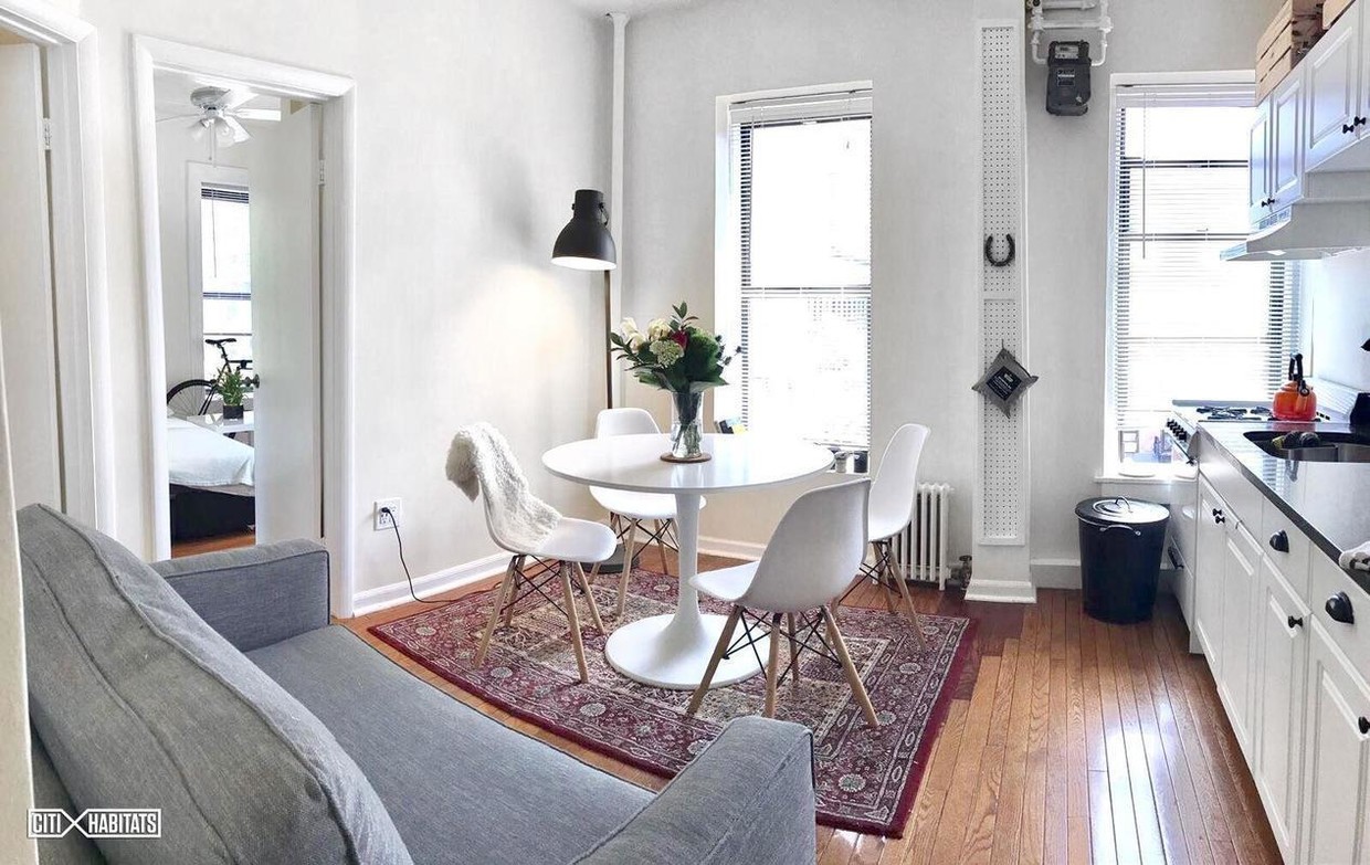 Foto principal - 270 E 78th St