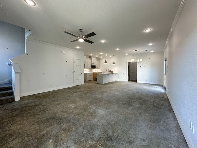 Building Photo - 4305 W Bronco Dr