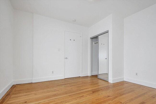 Building Photo - Two Bedroom Condo in Hayes Valley - Please Contact for Showing Availability!
